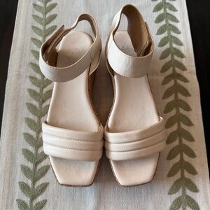 Franco Sarto Cream Leather Cork Wedge Sandals Size 6.5 Ankle Strap Comfort Vaca